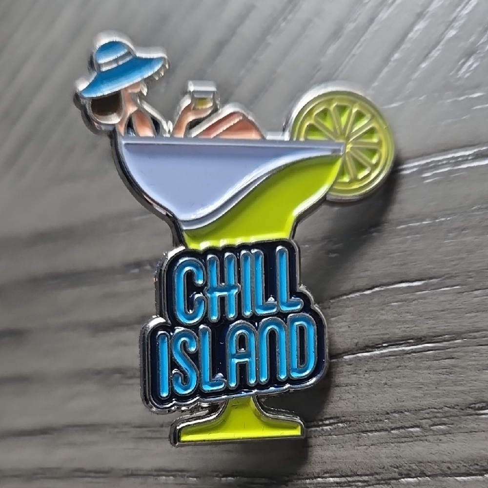 Chill Island Cocktail Pin - Royal Caribbean